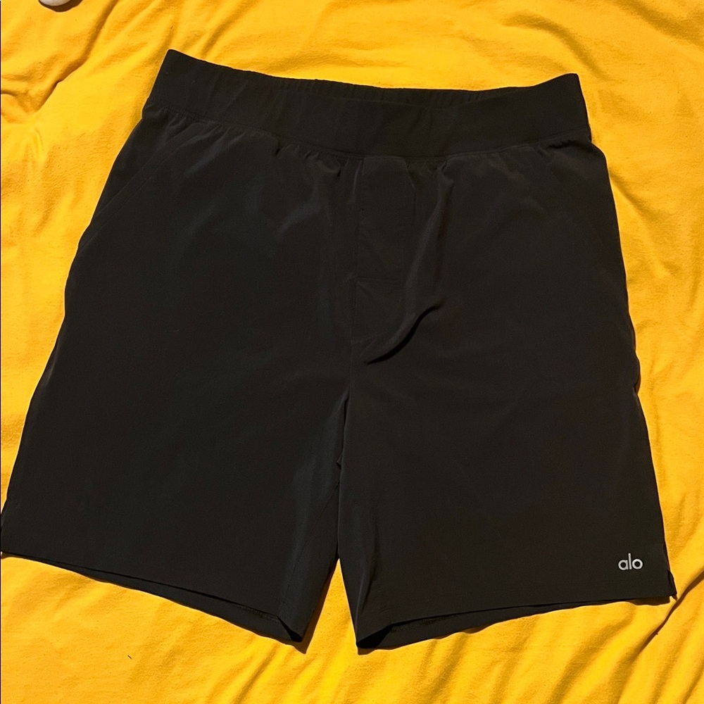 ALO Yoga Men's Black Athletic Shorts
